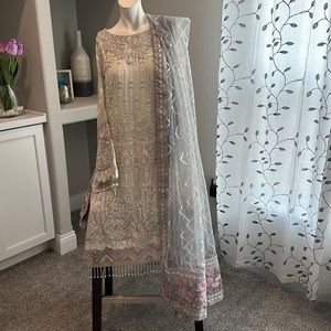 Brand New- 3 Piece designer embroidered Pakistani Indian suite
